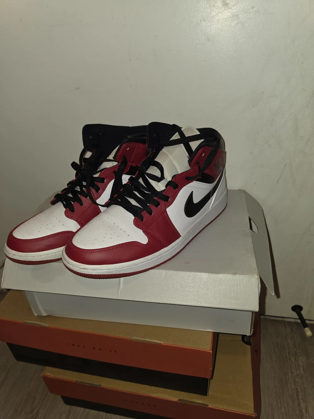 Jordan classic mids